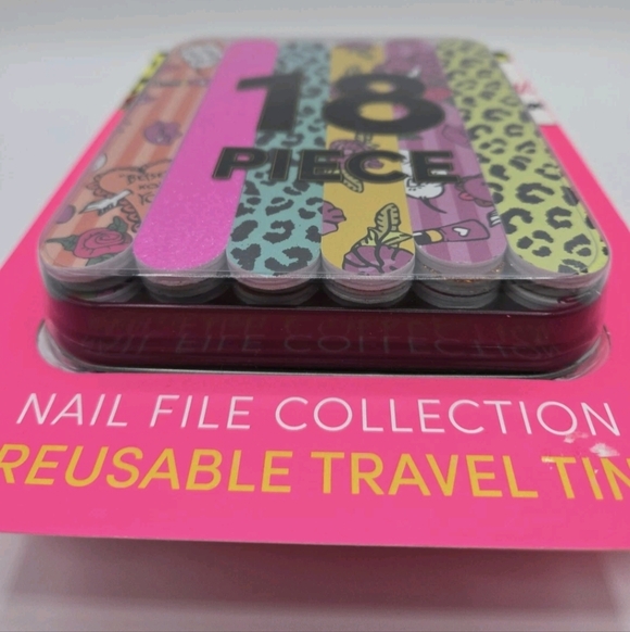 Betsey Johnson Grooming Sets-choose 1 - Picture 7 of 8